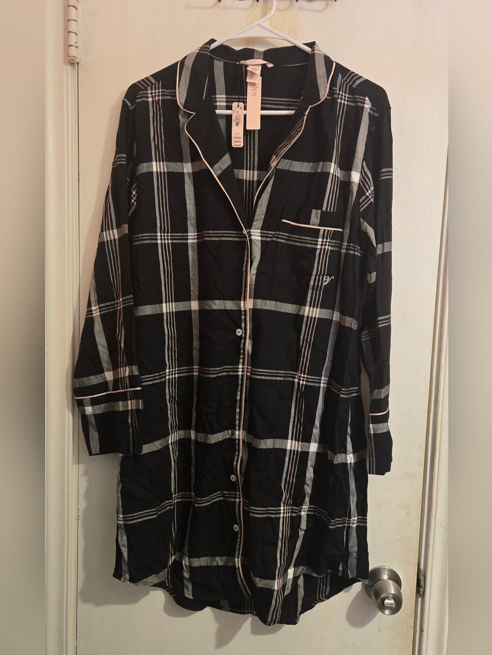 Victoria's Secret Black Plaid Nightshirt with Pale Pink Trim Size Medium